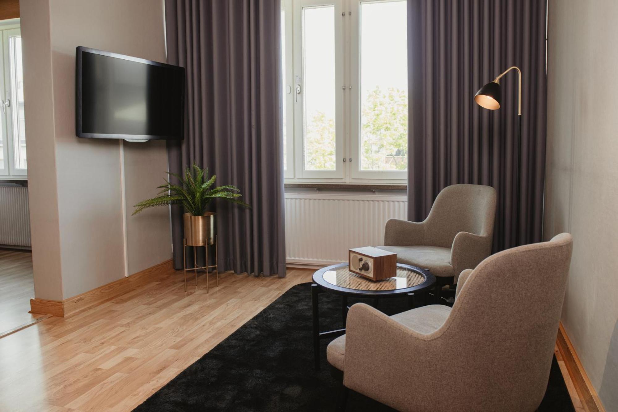 Hotel Etage 4*